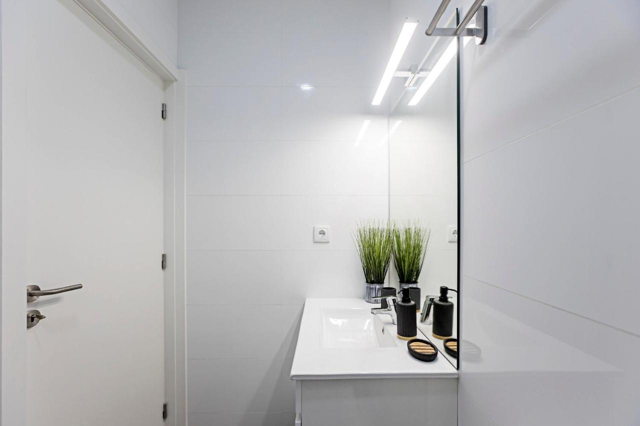 150 Rivoli Apartments By Lovelystay Porto Bagian luar foto
